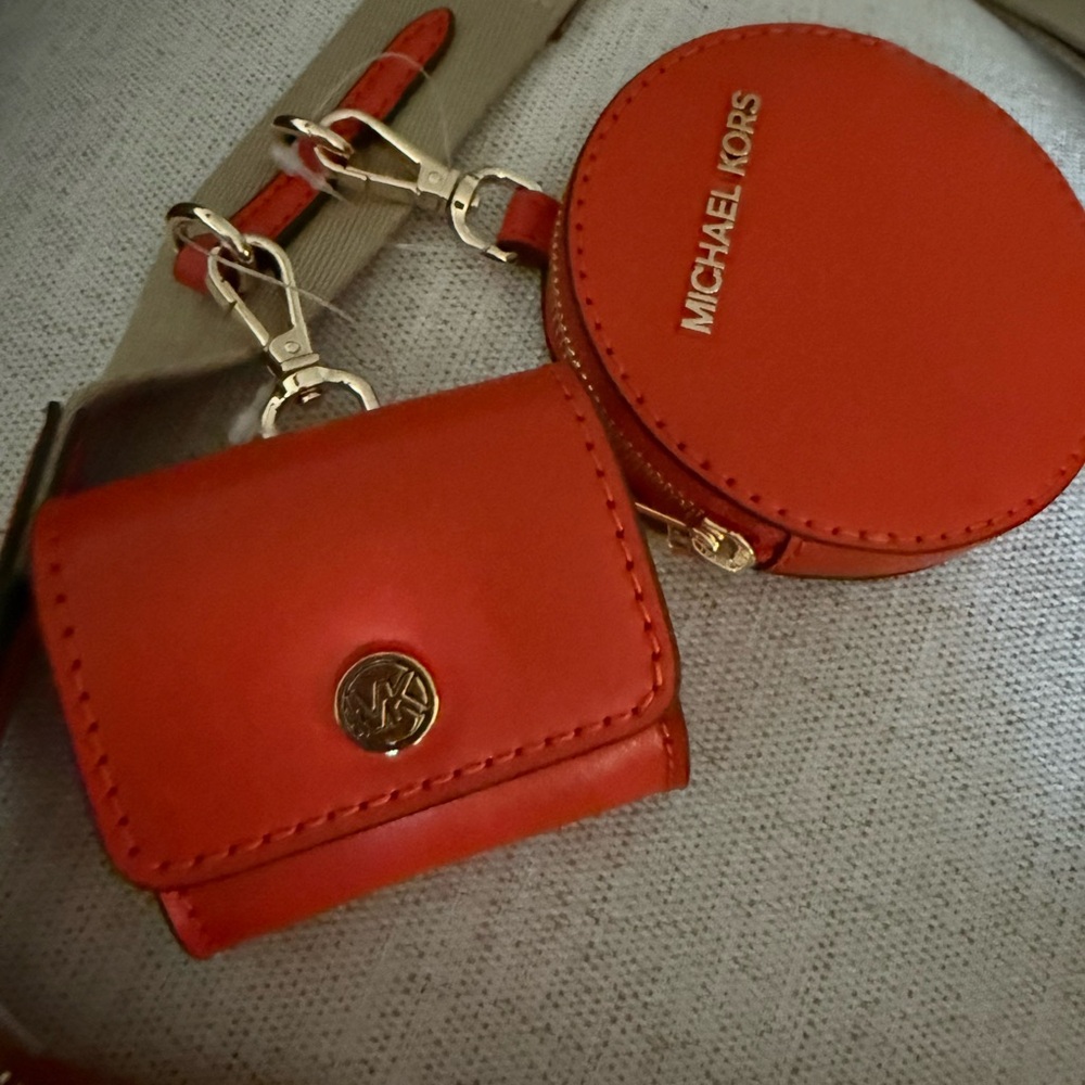 Michael Kors Red and Cream Woven Crossbody Bag - Picture 3 of 5